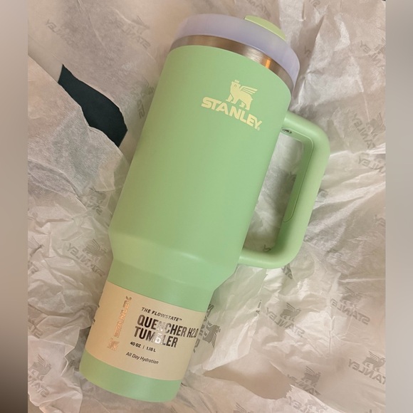 Quencher H2.0 Flowstate Tumbler 40oz - Picture 4 of 11